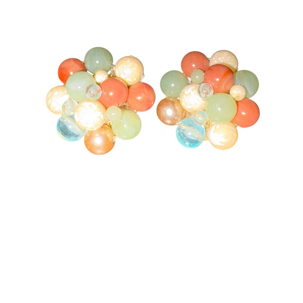 Vintage Cluster Bead Clip-On Earrings – Multicolor Retro Statement Jewelry J11 - Picture 2 of 4